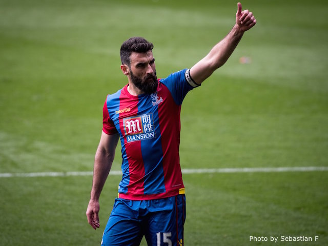Jedinak thumbs up